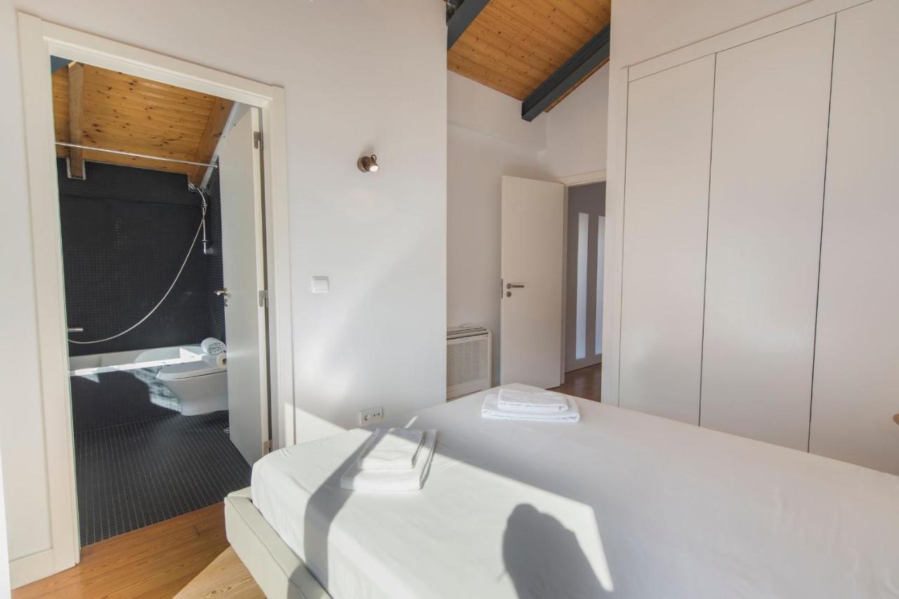 Bairro Alto Stunning Flat With Balcony By Lovelystay Lisboa Ngoại thất bức ảnh