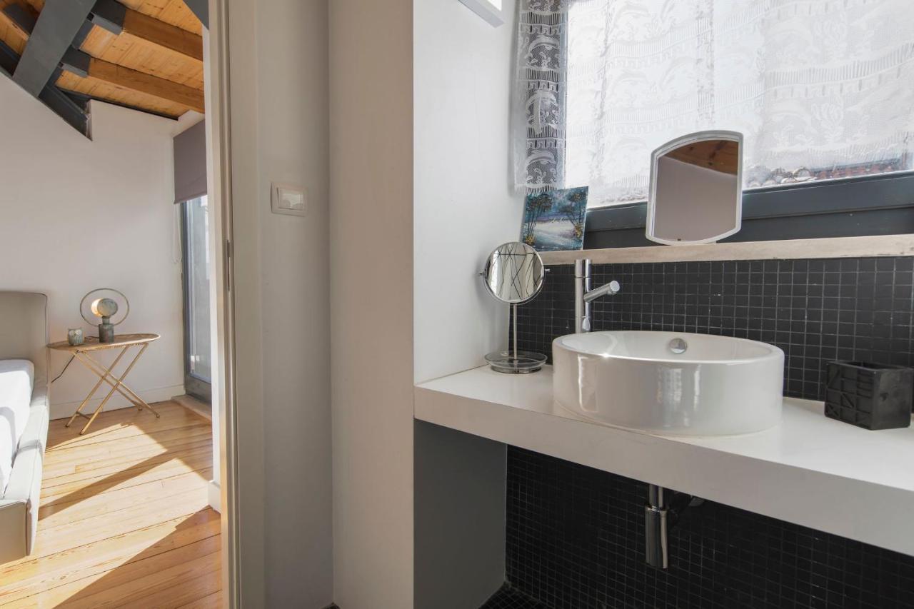 Bairro Alto Stunning Flat With Balcony By Lovelystay Lisboa Ngoại thất bức ảnh